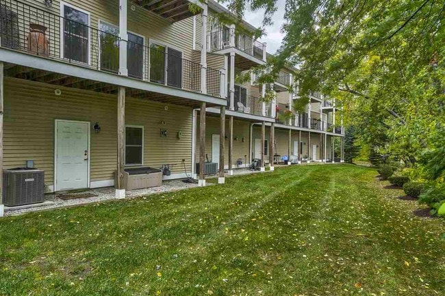 Building Photo - 17 River Front Dr