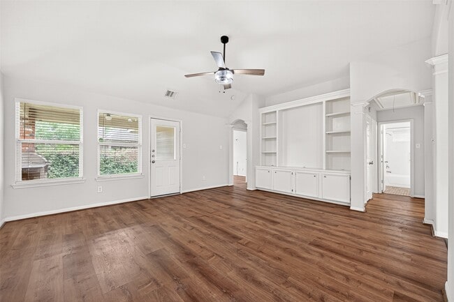 Building Photo - 6030 Wildbriar Ln