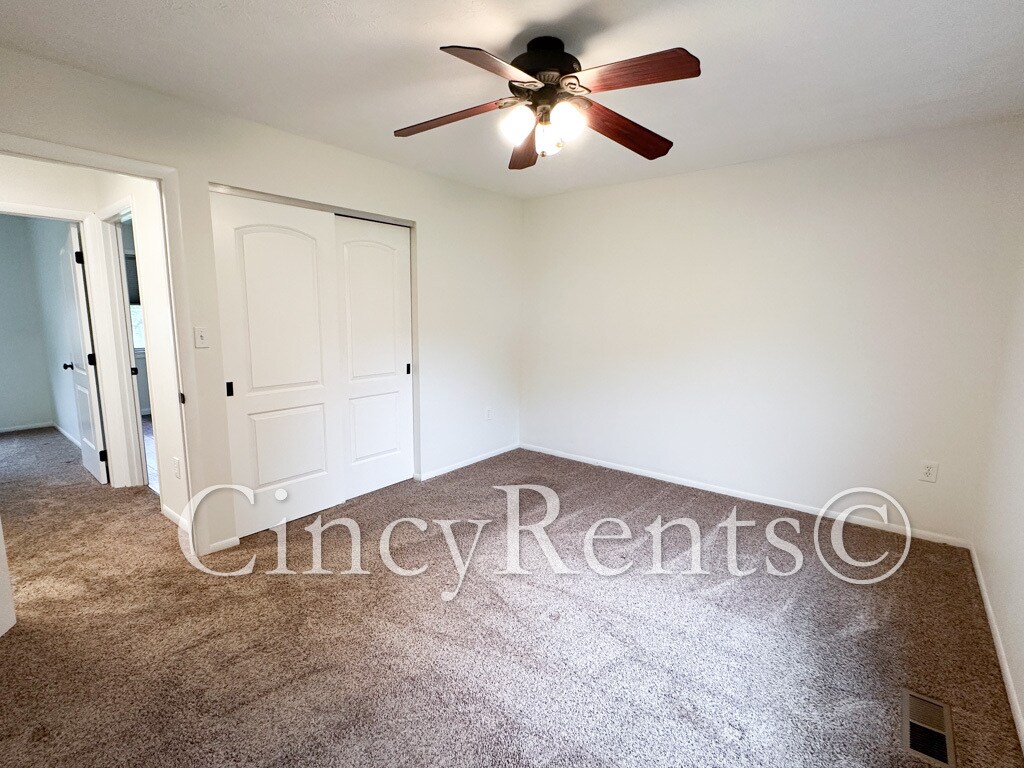 Building Photo - 7436 Wyandot Ln