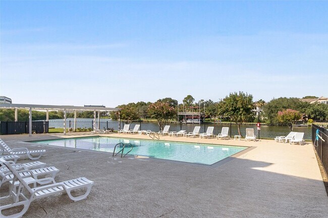 Building Photo - 18515 Egret Bay Blvd