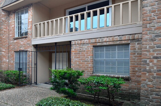 Building Photo - 5524 Beverly Hill St