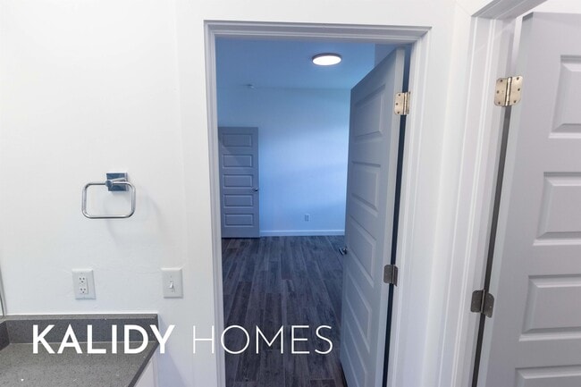 Building Photo - 1679 Kalidy Dr