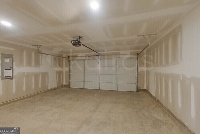 Building Photo - 109 Flat Rock Ml Trl