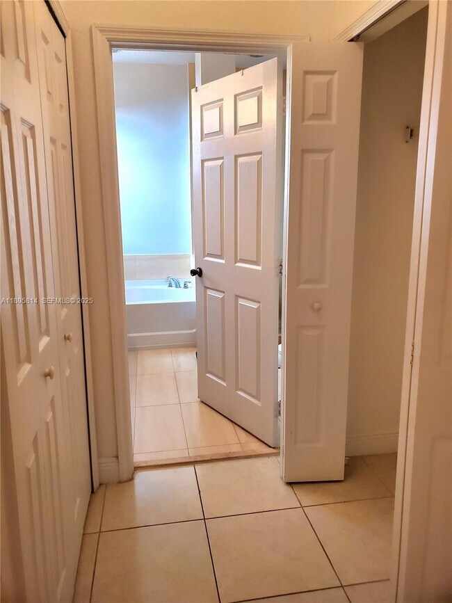 Building Photo - 9731 NW 10 Terrace