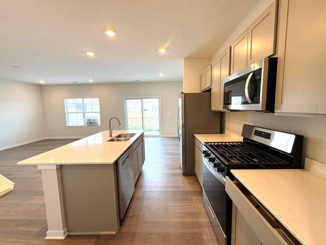 Building Photo - 6318 Marinelli Dr S