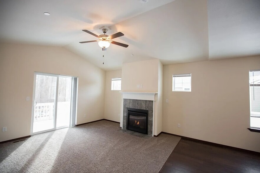 Building Photo - 703 Kodiak Ln