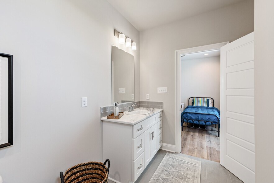 Building Photo - 203 Firethorn Dr