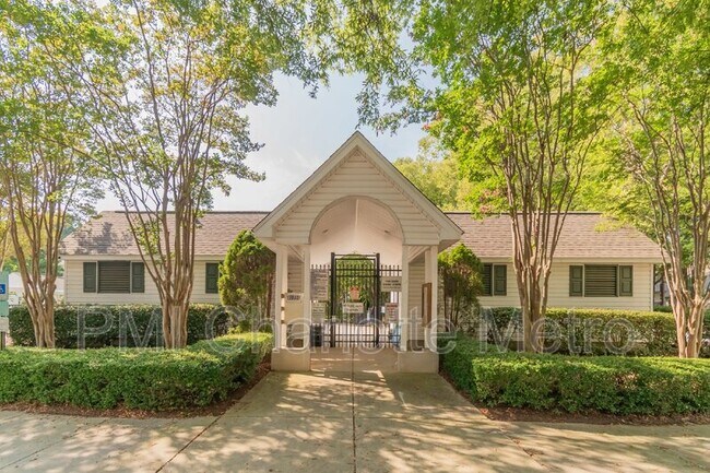 Building Photo - 8289 Christmas Ct