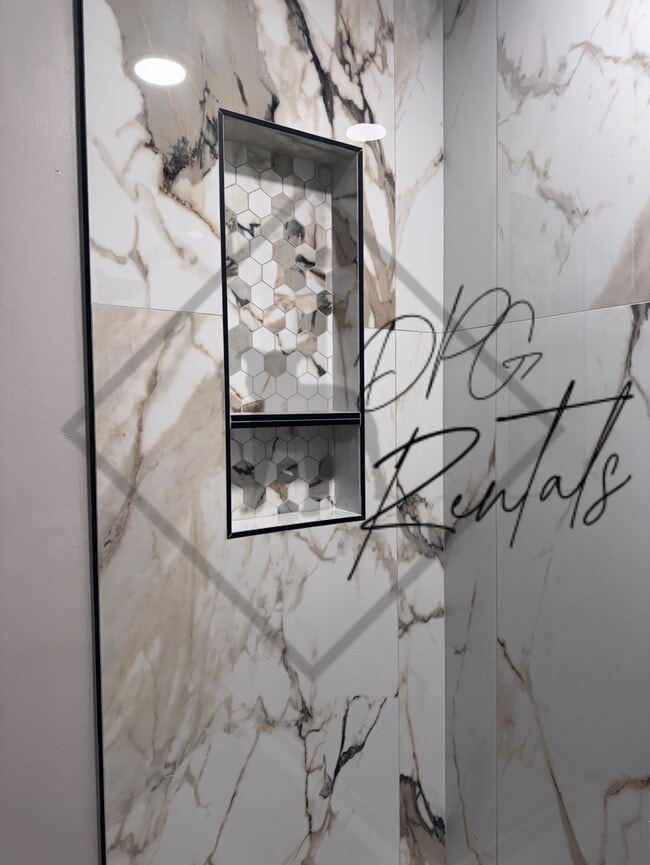 Building Photo - 135 Rhea Dr