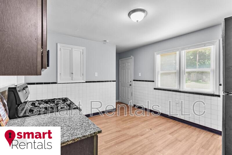 Building Photo - 1210 St Richard Dr