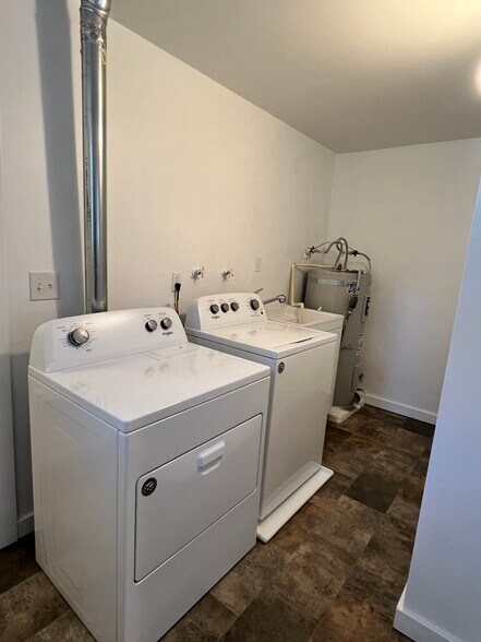 Laundry LF - 12317 35th ave NE