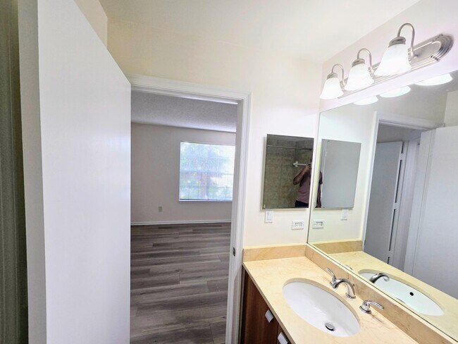 Building Photo - 1125 Crystal Way