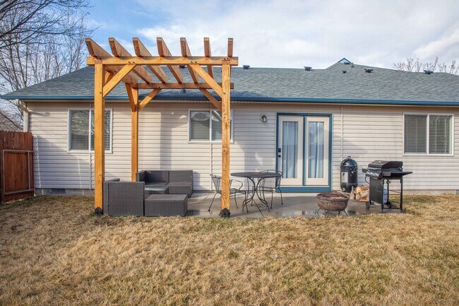 Building Photo - Beautiful Boise Home