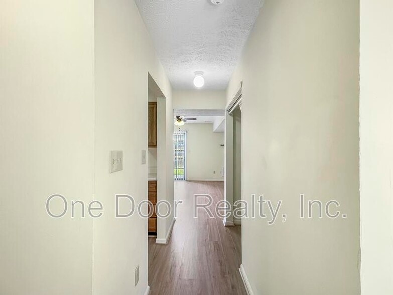 Building Photo - 5 Harpoon Ct