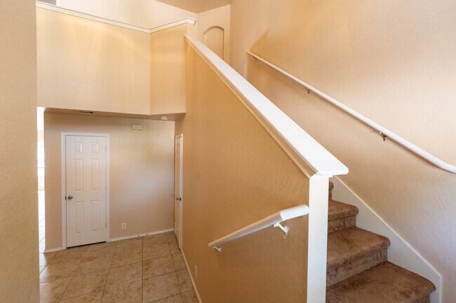 Building Photo - 337 Longhorn Way