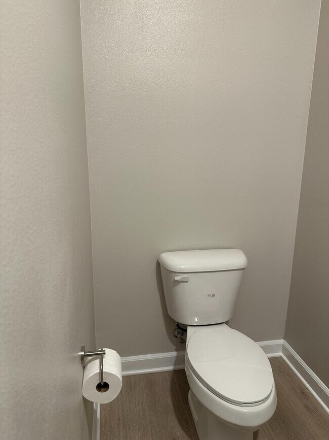 Building Photo - 2055 Woolem Pl