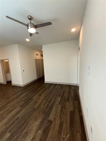 Building Photo - 2036 Oak Grove Ln