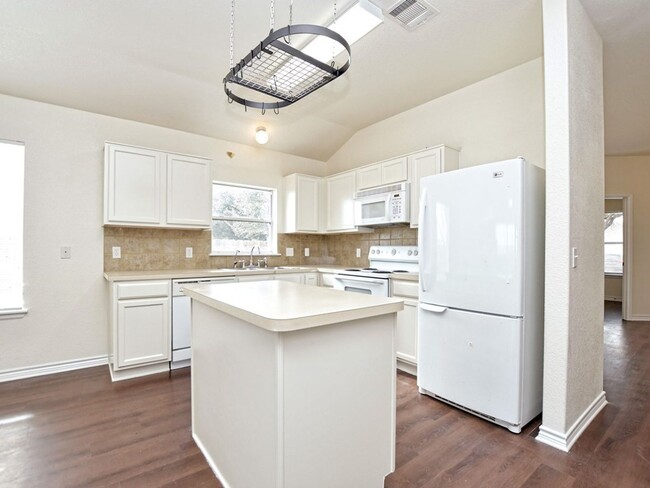 Building Photo - Beautiful 4 Bedroom / 2 Bath Home in Eagle...