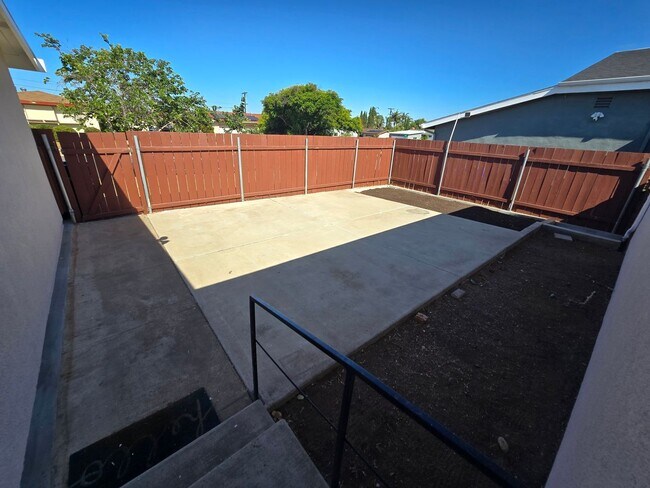 Building Photo - Charming 3-Bedroom, 2-Bath Home in Desirab...