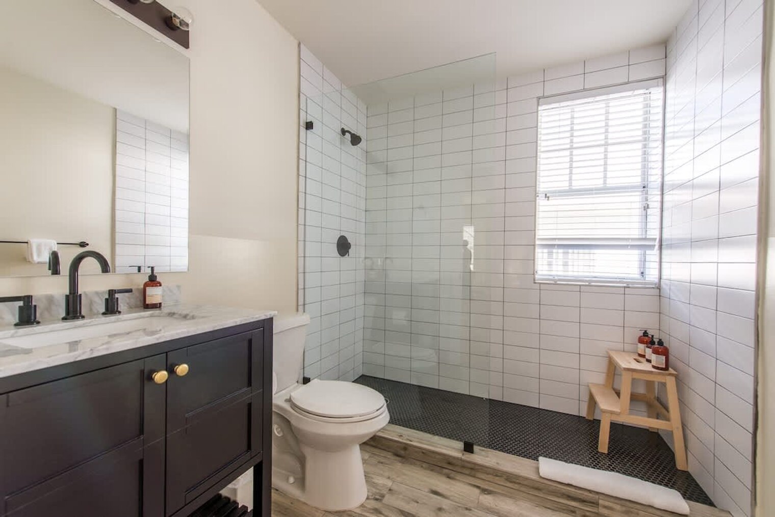 Building Photo - 701 4th St