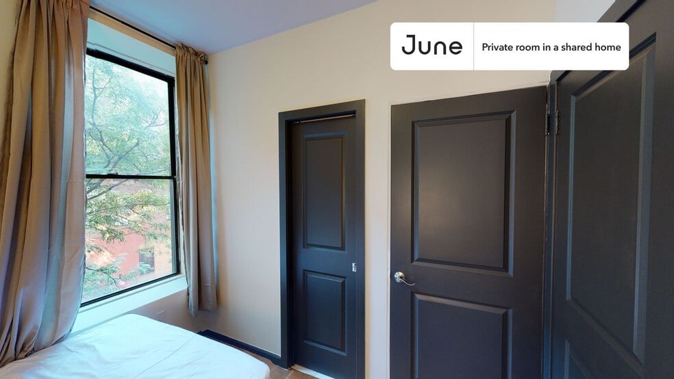 Building Photo - Room in Shared 4 bed/3 bath home