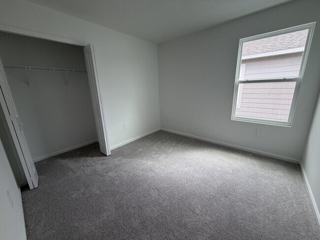 Building Photo - 2510 Hallow Gdn Rd