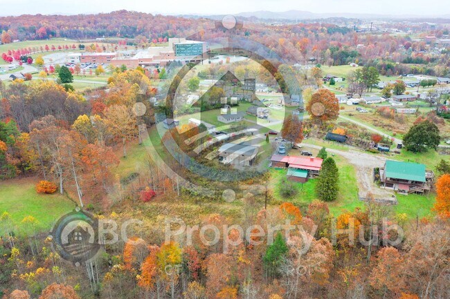 Building Photo - 97 Blakley Subdivision Rd