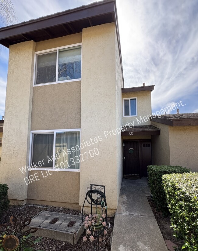 Building Photo - 325 E Rice Ranch Rd