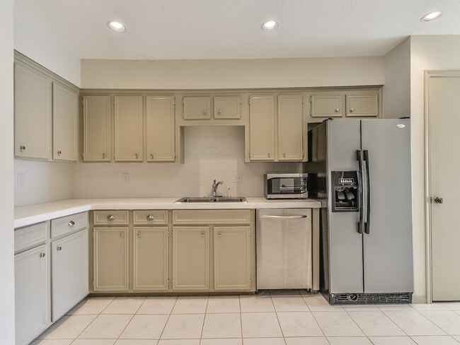 Building Photo - 9406 Bassoon Dr