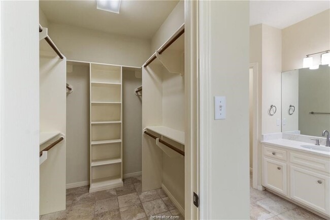 Building Photo - 4709 Shoal Creek Dr