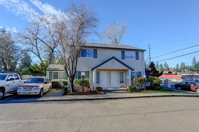 Building Photo - INCREDIBLE 2-bed/1.5bath Town House! $500 ...