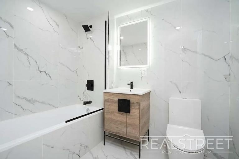 Building Photo - South 4th Street