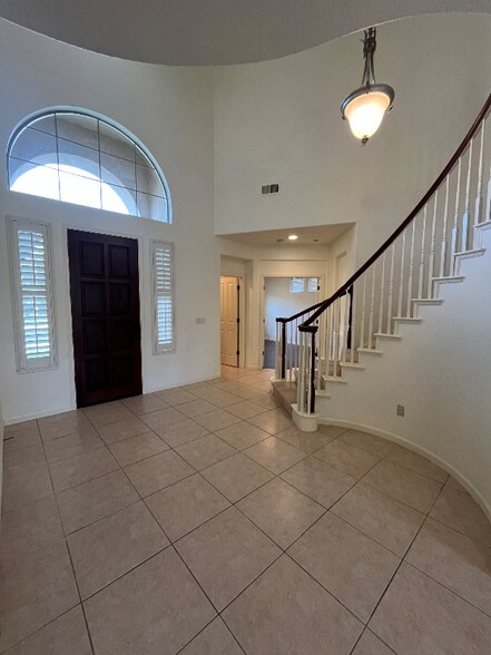 Building Photo - 1250 Earlton Ln