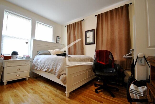 Building Photo - Awesome 3 bed 4 bath in Brighton....