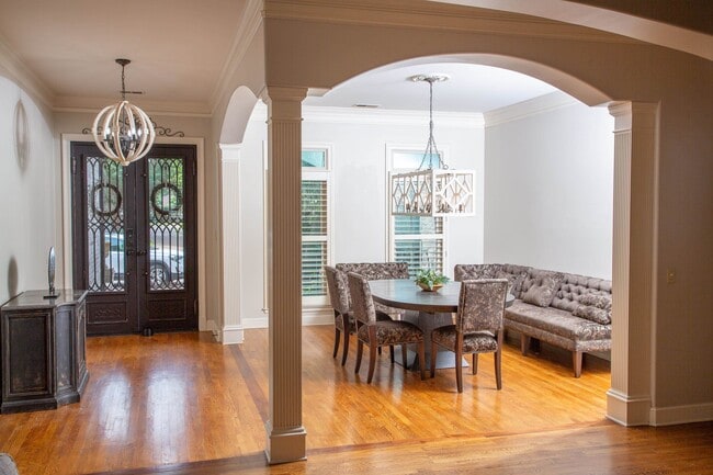 Building Photo - 10060 Avent Ridge Cove