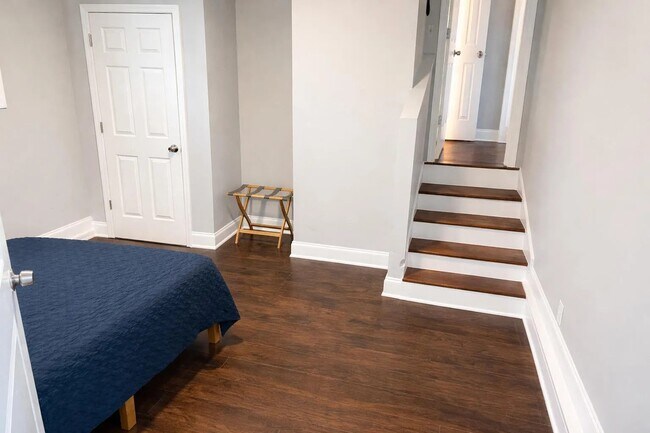 Building Photo - 1903 E 13th St