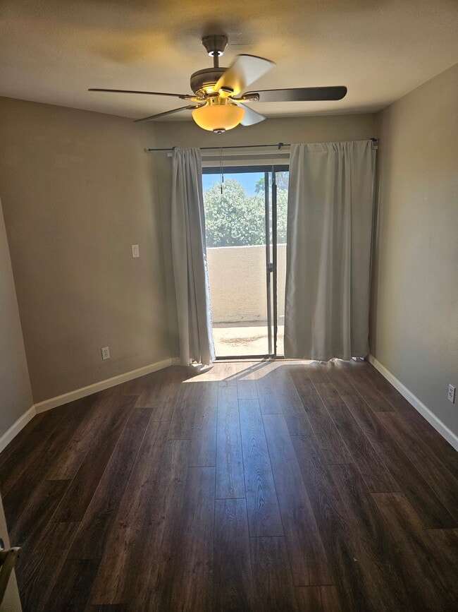 Building Photo - 885 N Granite Reef Rd