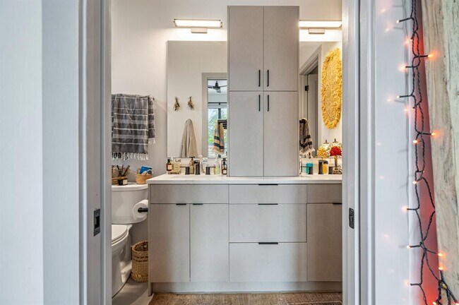 Building Photo - 2507 Audubon Pl