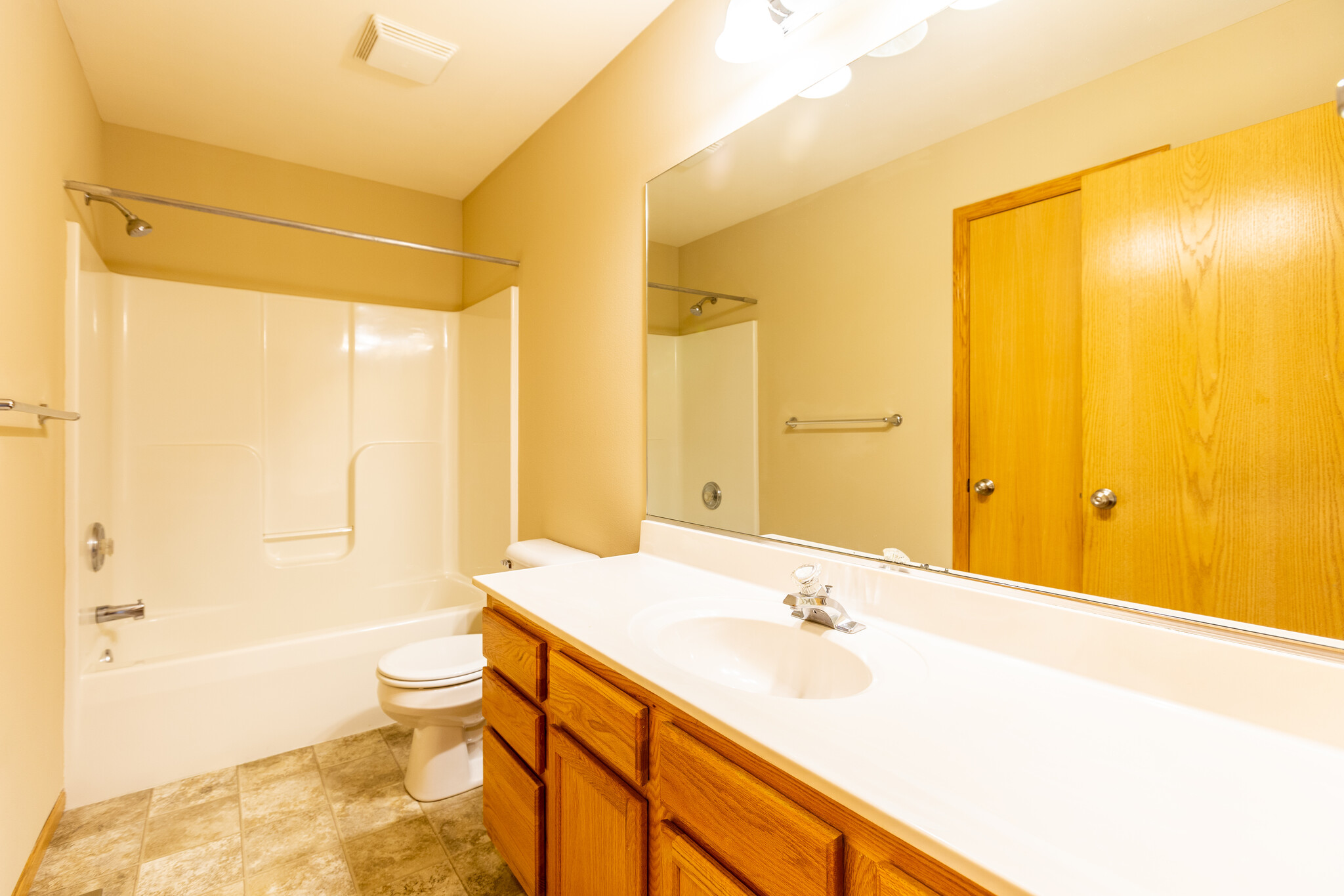 Building Photo - 3745 Maple Grove Dr