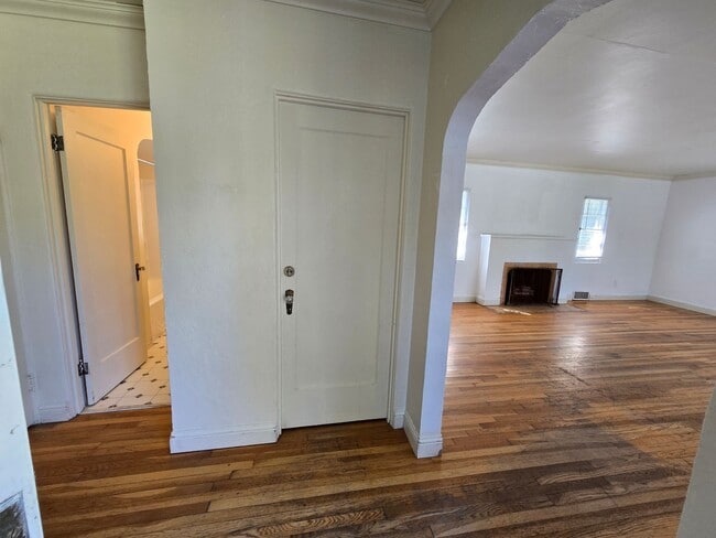 Building Photo - Adorable South Hill Home! Available Now!