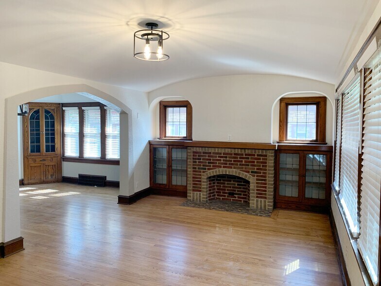 Building Photo - 2804 N 70th St