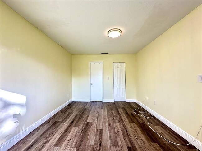 Building Photo - 10875 NW 29th Manor