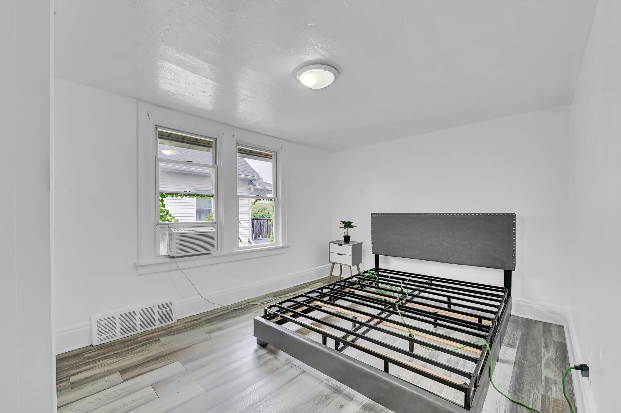 Building Photo - 427 E 156th St