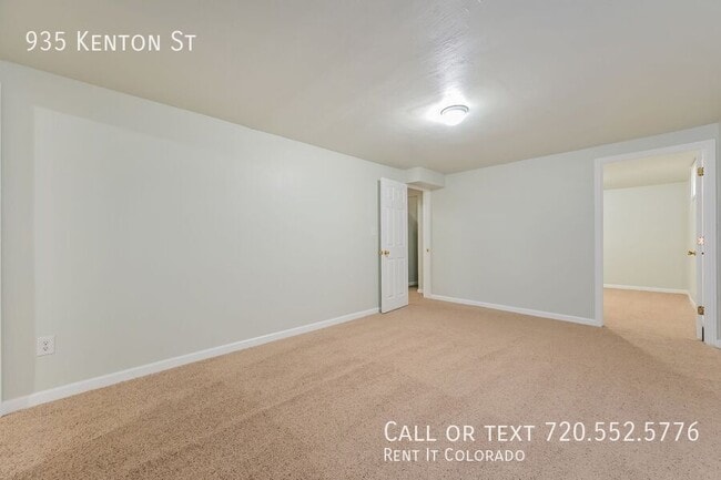 Building Photo - 935 Kenton St