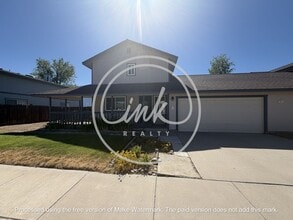 Building Photo - 2 Bedroom Duplex with amazing views in Gardnerville Ranchos