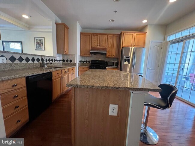 Building Photo - 604 Ridgemont Ave