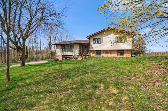 Building Photo - 8535 Scully Rd