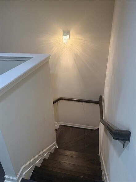 Building Photo - 1552 Brookmere Way