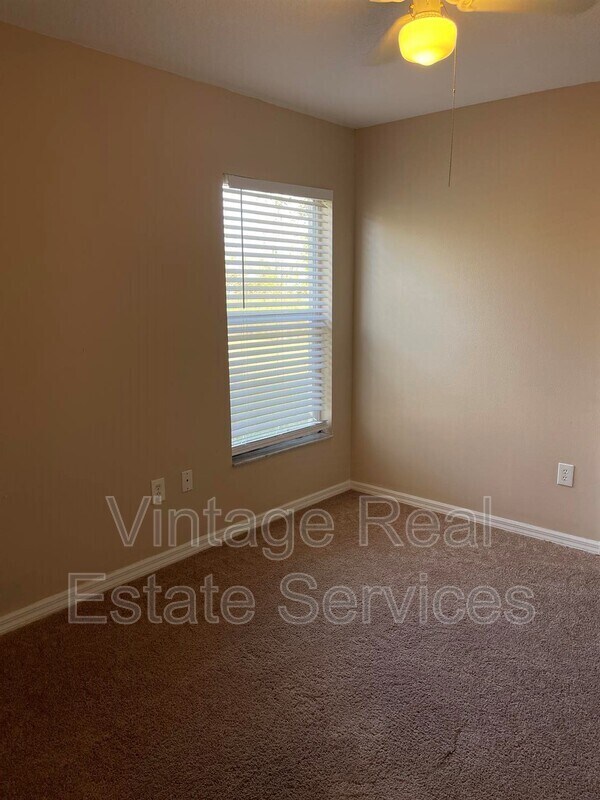 Building Photo - 1930 Grenville Ct