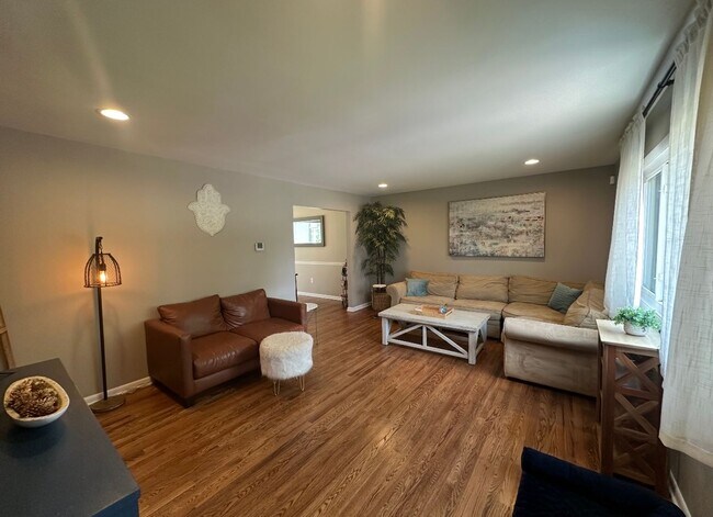 Building Photo - Spacious Single-Family Rental Home in Convenient Cincinnati Location